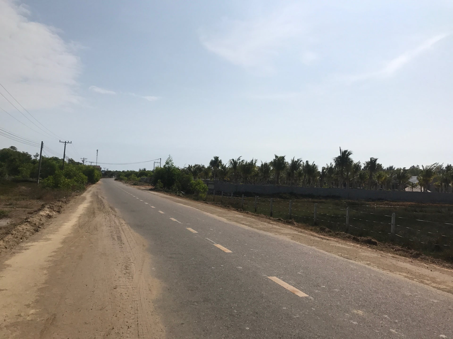 Bất động sản Lagi - Đất mặt tiền đường du lịch biển Lê Minh Công