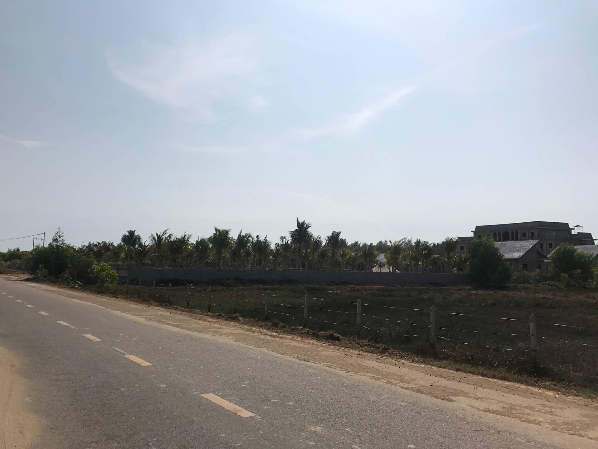 đất mặt tiền đường du lịch biển Lê Minh Công